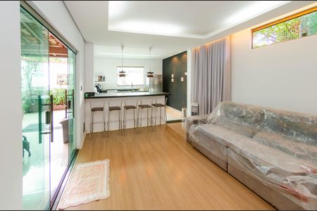 Casa à venda com 360m², 3 quartos e 4 vagasCasa 2 - Sala