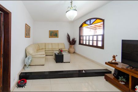 Casa à venda com 360m², 3 quartos e 4 vagasSala