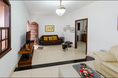 Casa à venda com 360m², 3 quartos e 4 vagasSala