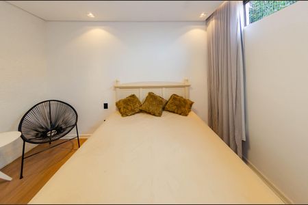 Casa à venda com 360m², 3 quartos e 4 vagasCasa 2 - Quarto