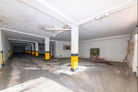 Apartamento à venda com 120m², 2 quartos e 1 vaga Apartamento à venda com 120m², 2 quartos e 1 vagaGaragem