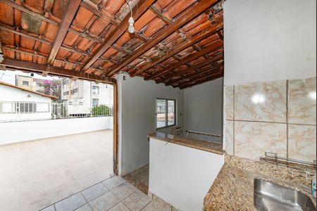 Apartamento à venda com 120m², 2 quartos e 1 vaga Apartamento à venda com 120m², 2 quartos e 1 vagaVaranda