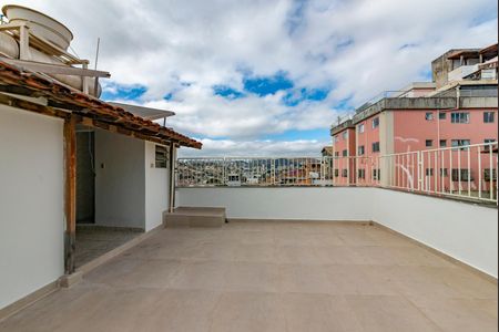 Apartamento à venda com 120m², 2 quartos e 1 vaga Apartamento à venda com 120m², 2 quartos e 1 vagaVaranda