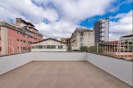 Apartamento à venda com 120m², 2 quartos e 1 vaga Apartamento à venda com 120m², 2 quartos e 1 vagaVaranda