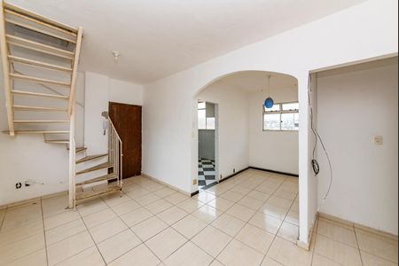 Apartamento à venda com 120m², 2 quartos e 1 vaga Apartamento à venda com 120m², 2 quartos e 1 vagaSala