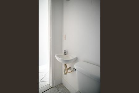 Casa à venda com 105m², 2 quartos e 2 vagas Casa à venda com 105m², 2 quartos e 2 vagasLavabo