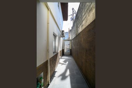 Casa à venda com 105m², 2 quartos e 2 vagas Casa à venda com 105m², 2 quartos e 2 vagasEntrada