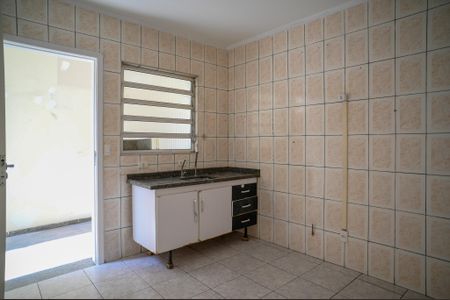 Casa à venda com 105m², 2 quartos e 2 vagas Casa à venda com 105m², 2 quartos e 2 vagasCozinha