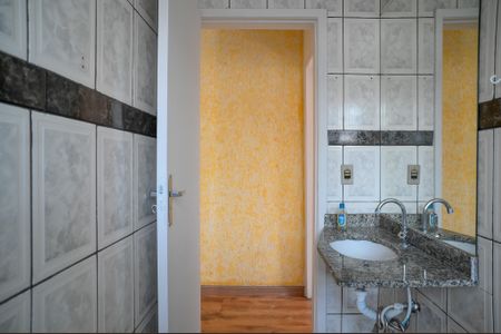 Casa à venda com 105m², 2 quartos e 2 vagas Casa à venda com 105m², 2 quartos e 2 vagasBanheiro Social