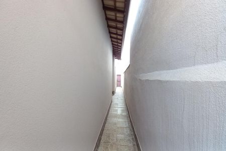 Casa à venda com 127m², 4 quartos e 3 vagasCorredor Lateral