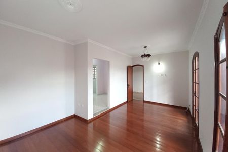 Casa à venda com 127m², 4 quartos e 3 vagasSala