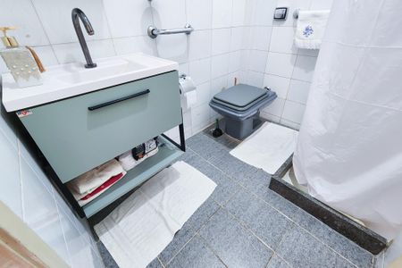 Apartamento à venda com 52m², 2 quartos e 1 vagaBanheiro Social