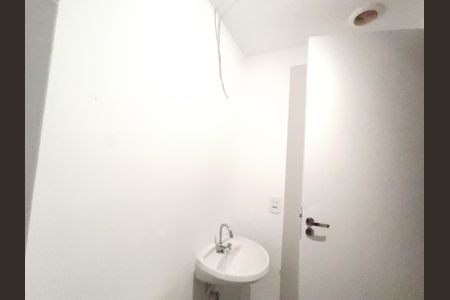 Apartamento para alugar com 32m², 2 quartos e sem vaga Apartamento para alugar com 32m², 2 quartos e sem vagaBanheiro Social