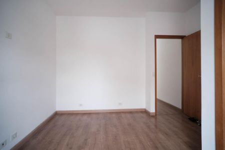 Casa à venda com 180m², 3 quartos e 4 vagasSuíte