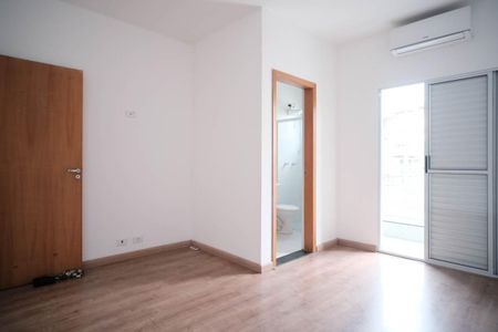 Casa à venda com 180m², 3 quartos e 4 vagasSuíte