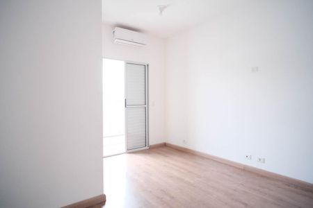 Casa à venda com 180m², 3 quartos e 4 vagasSuíte