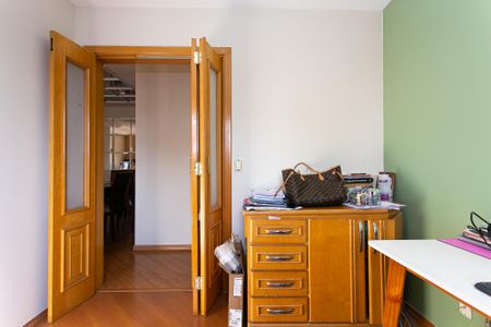 Apartamento para alugar com 220m², 4 quartos e 3 vagas Apartamento para alugar com 220m², 4 quartos e 3 vagasQuarto