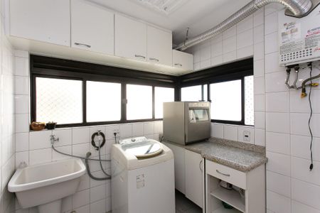 Apartamento para alugar com 220m², 4 quartos e 3 vagas Apartamento para alugar com 220m², 4 quartos e 3 vagasÁrea de Serviço