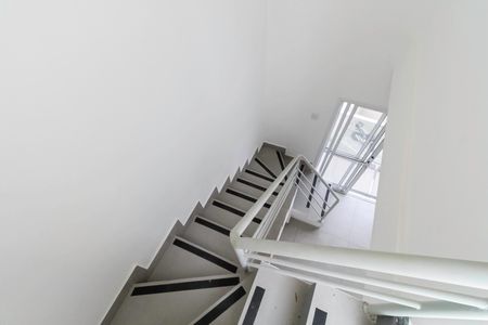 Apartamento à venda com 100m², 2 quartos e 1 vagaEscada