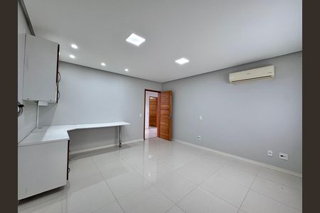 Casa de condomínio para alugar com 387m², 4 quartos e 2 vagas Casa de condomínio para alugar com 387m², 4 quartos e 2 vagasQuarto