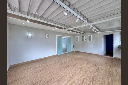 Casa de condomínio para alugar com 387m², 4 quartos e 2 vagas Casa de condomínio para alugar com 387m², 4 quartos e 2 vagasÁrea Comum - Salão