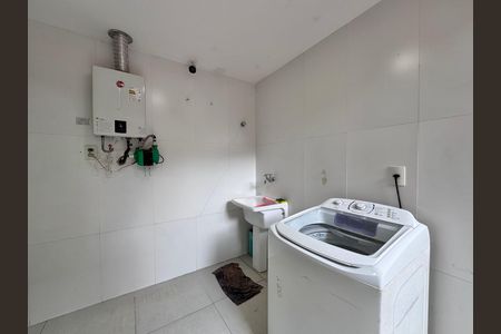 Casa de condomínio para alugar com 387m², 4 quartos e 2 vagas Casa de condomínio para alugar com 387m², 4 quartos e 2 vagasÁrea de Serviço