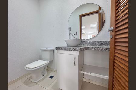 Casa de condomínio para alugar com 387m², 4 quartos e 2 vagas Casa de condomínio para alugar com 387m², 4 quartos e 2 vagasLavabo