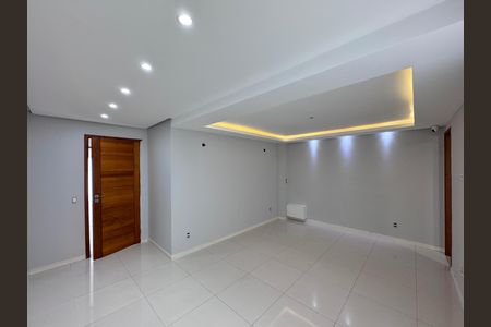 Casa de condomínio para alugar com 387m², 4 quartos e 2 vagas Casa de condomínio para alugar com 387m², 4 quartos e 2 vagasSuíte 2
