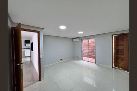 Casa de condomínio para alugar com 387m², 4 quartos e 2 vagas Casa de condomínio para alugar com 387m², 4 quartos e 2 vagasSuíte 3