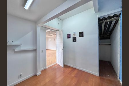 Casa de condomínio para alugar com 387m², 4 quartos e 2 vagas Casa de condomínio para alugar com 387m², 4 quartos e 2 vagasEscritório