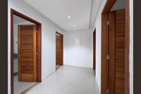 Casa de condomínio para alugar com 387m², 4 quartos e 2 vagas Casa de condomínio para alugar com 387m², 4 quartos e 2 vagasCorredor
