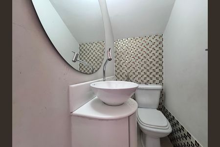 Casa de condomínio para alugar com 387m², 4 quartos e 2 vagas Casa de condomínio para alugar com 387m², 4 quartos e 2 vagasLavabo