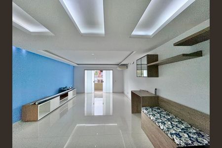 Casa de condomínio para alugar com 387m², 4 quartos e 2 vagas Casa de condomínio para alugar com 387m², 4 quartos e 2 vagasCobertura