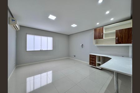 Casa de condomínio para alugar com 387m², 4 quartos e 2 vagas Casa de condomínio para alugar com 387m², 4 quartos e 2 vagasQuarto