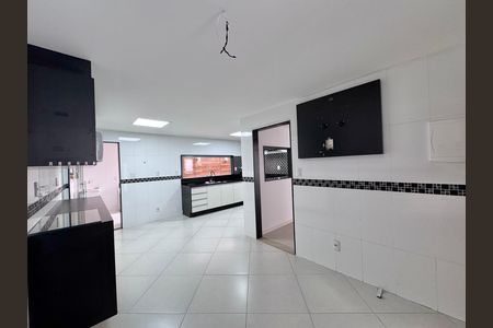 Casa de condomínio para alugar com 387m², 4 quartos e 2 vagas Casa de condomínio para alugar com 387m², 4 quartos e 2 vagasCozinha