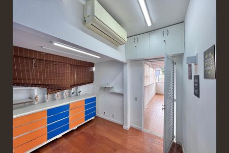 Casa de condomínio para alugar com 387m², 4 quartos e 2 vagas Casa de condomínio para alugar com 387m², 4 quartos e 2 vagasEscritório