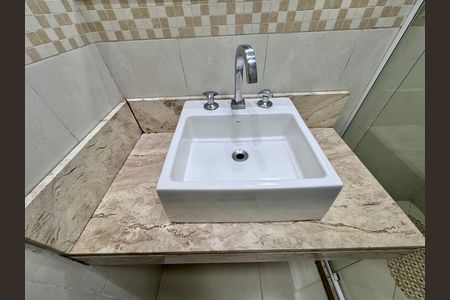 Casa de condomínio para alugar com 387m², 4 quartos e 2 vagas Casa de condomínio para alugar com 387m², 4 quartos e 2 vagasSuíte 3 - Banheiro