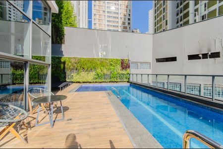 Studio para alugar com 30m², 1 quarto e sem vaga Studio para alugar com 30m², 1 quarto e sem vagaÁrea comum - Piscina