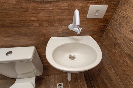 Apartamento à venda com 504m², 12 quartos e 3 vagasCasa 1 - Banheiro social