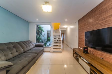 Casa à venda com 156m², 3 quartos e 2 vagasSala