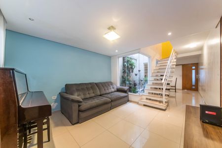 Casa à venda com 156m², 3 quartos e 2 vagasSala