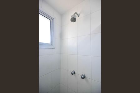 Apartamento para alugar com 69m², 3 quartos e 2 vagasChuveiro do Banheiro da Suíte