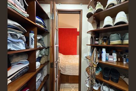 Apartamento à venda com 105m², 3 quartos e 2 vagasCloset da suíte