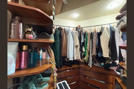 Apartamento à venda com 105m², 3 quartos e 2 vagasCloset da suíte