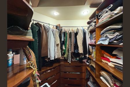 Apartamento à venda com 105m², 3 quartos e 2 vagasCloset da suíte