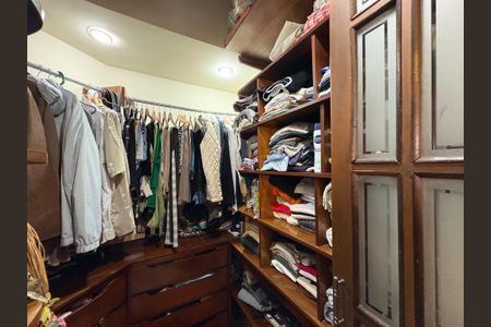 Apartamento à venda com 105m², 3 quartos e 2 vagasCloset da suíte