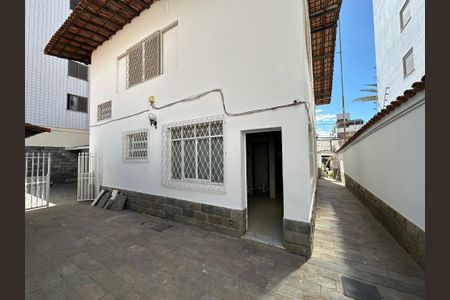 Casa à venda com 348m², 5 quartos e 6 vagas