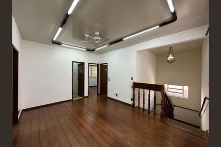 Casa à venda com 348m², 5 quartos e 6 vagas