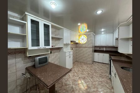 Casa à venda com 348m², 5 quartos e 6 vagas