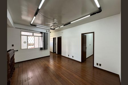 Casa à venda com 348m², 5 quartos e 6 vagas